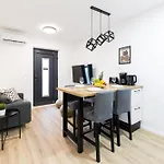 Salt & Sky Apartment