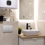 Salt & Sky Apartment