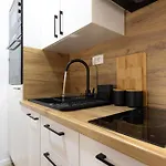 Salt & Sky Apartment *