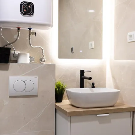 Salt & Sky Apartment