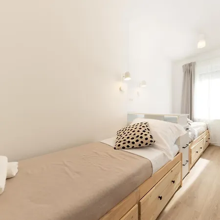 Salt & Sky * Kastela